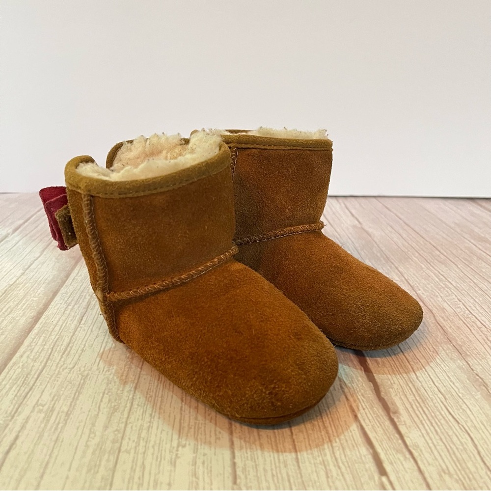 Infant Baby UGG Leather Boots Size 4/5 Chestnut Brown With Pink Bow Cozy Warm
